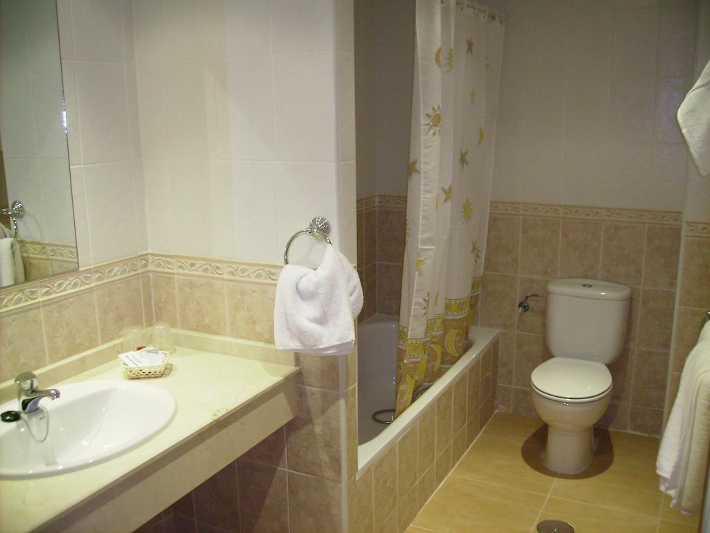 Hotel Delphos Moraleja Rom bilde